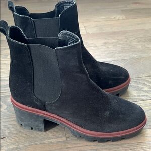 Black Chelsea Boots